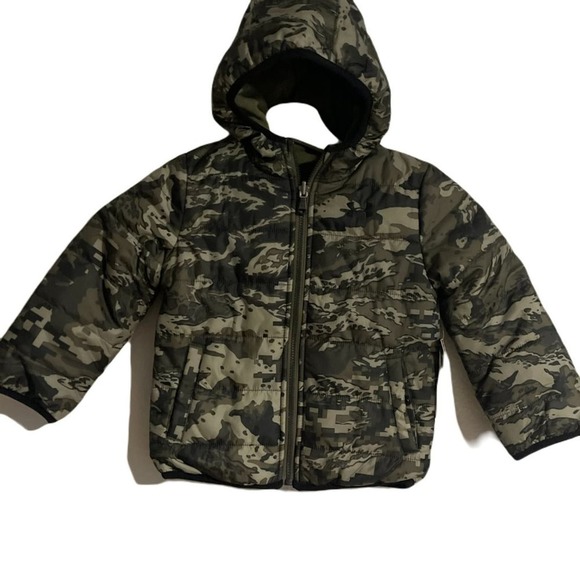 NWT Under Armour Toddler Boys Camouflage Reversible Puffer Jacket Size 2T - Picture 1 of 9